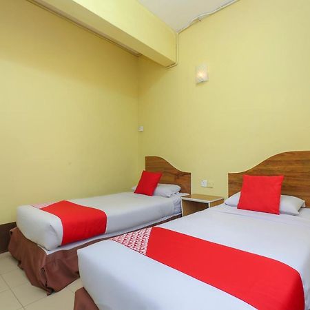 OYO 90162 Aj Hotel Kuala Berang Buitenkant foto