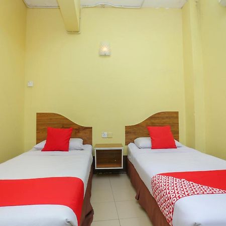 OYO 90162 Aj Hotel Kuala Berang Buitenkant foto