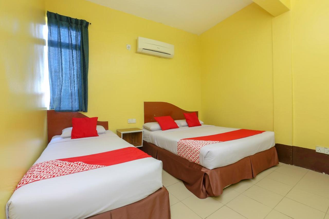 OYO 90162 Aj Hotel Kuala Berang Buitenkant foto