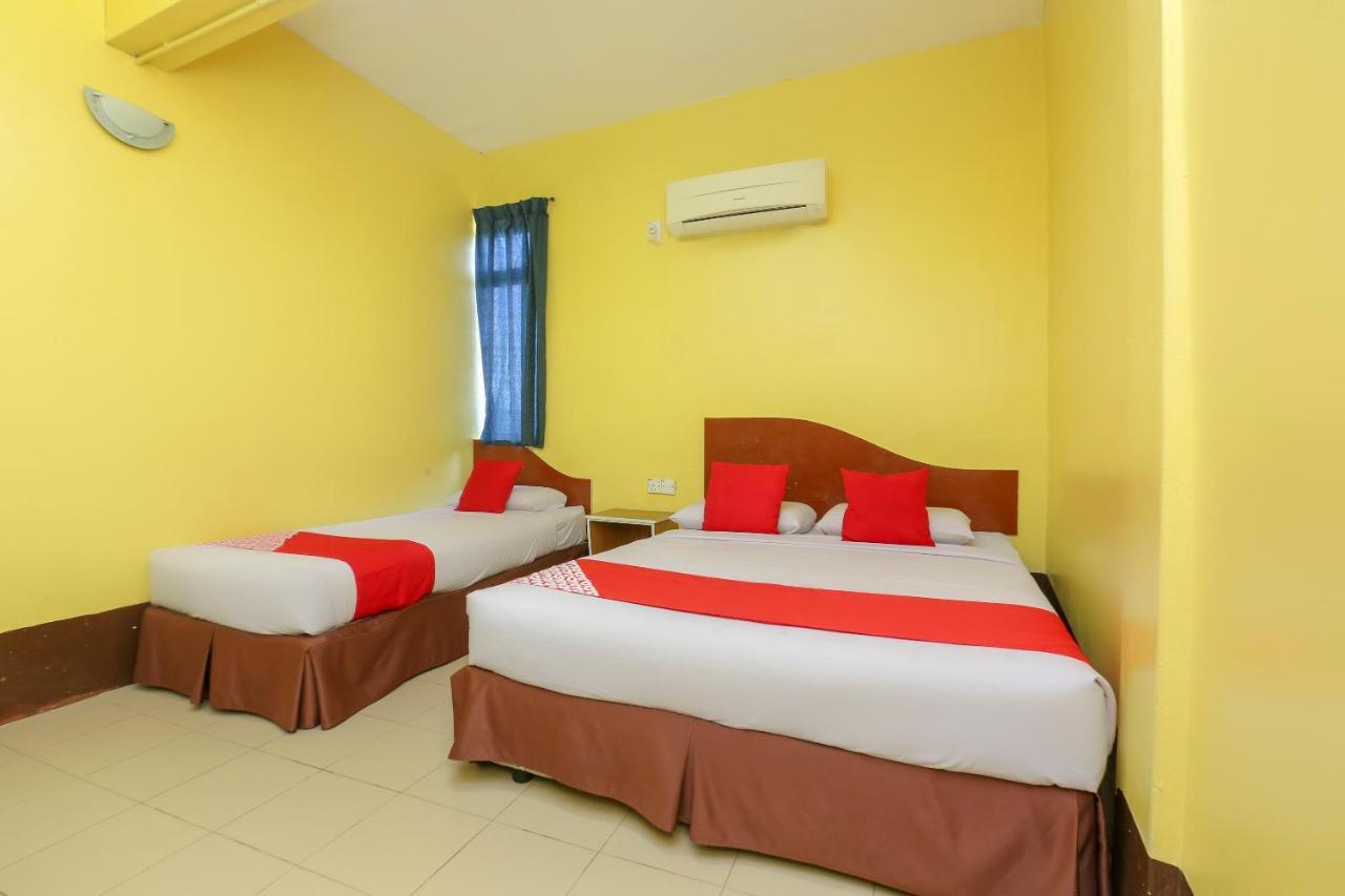 OYO 90162 Aj Hotel Kuala Berang Buitenkant foto