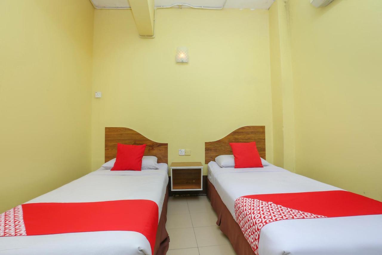 OYO 90162 Aj Hotel Kuala Berang Buitenkant foto