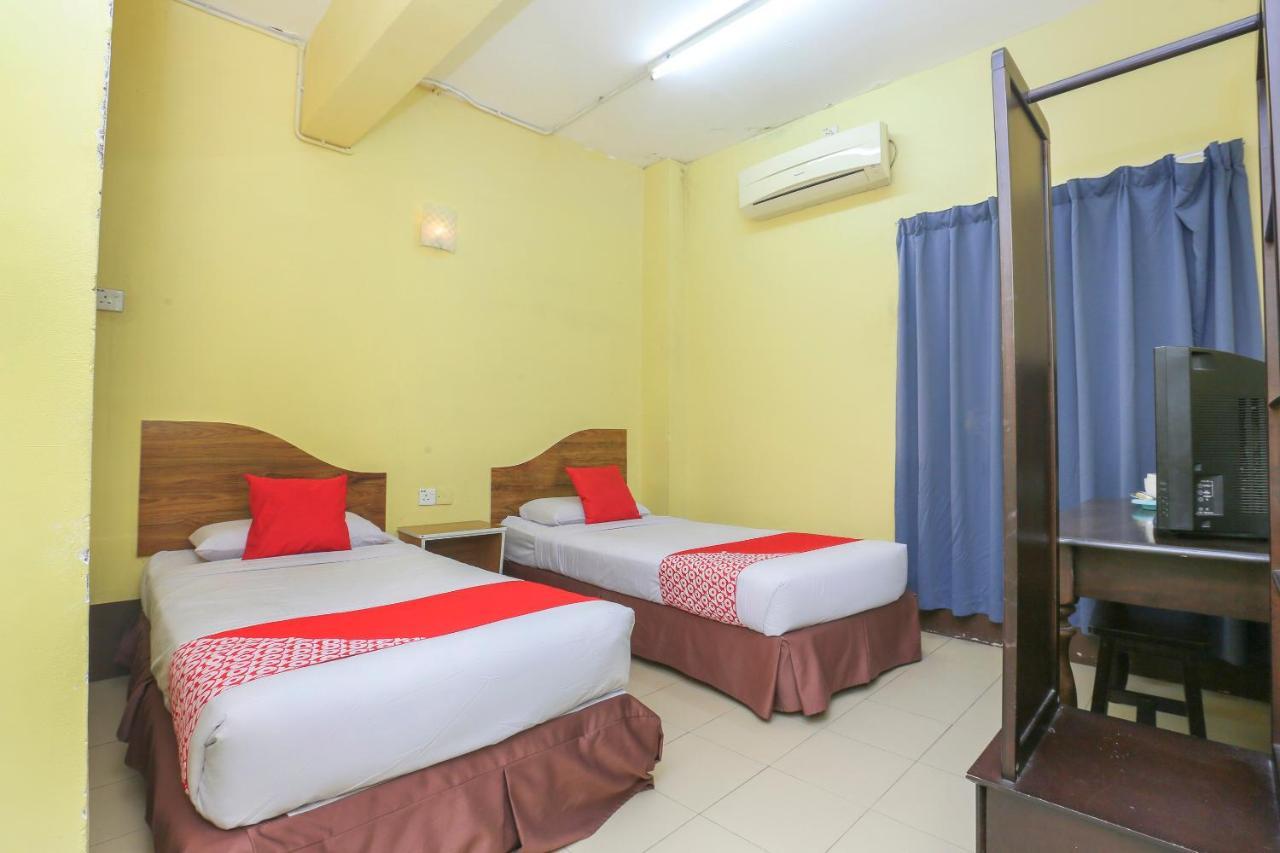 OYO 90162 Aj Hotel Kuala Berang Buitenkant foto