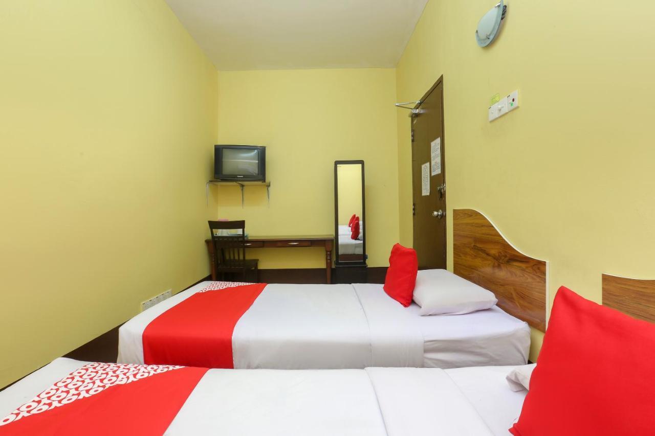 OYO 90162 Aj Hotel Kuala Berang Buitenkant foto