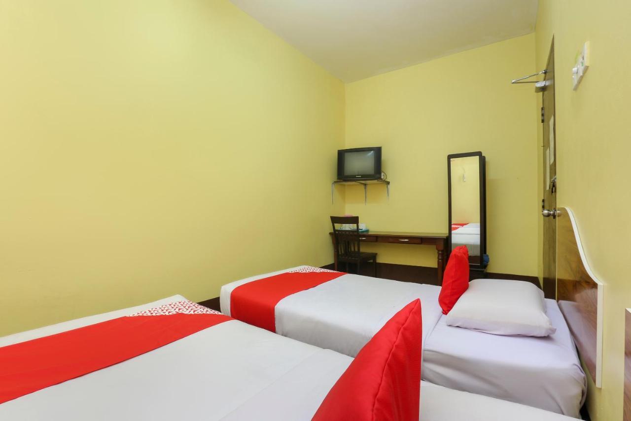 OYO 90162 Aj Hotel Kuala Berang Buitenkant foto