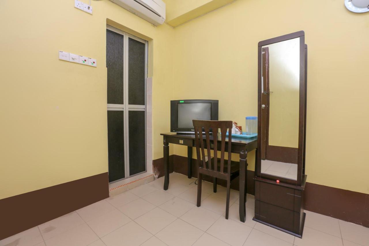 OYO 90162 Aj Hotel Kuala Berang Buitenkant foto